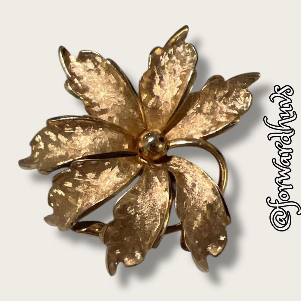 Gold Tone Textured Flower Brooch – Vintage – Hammered Petal Design
